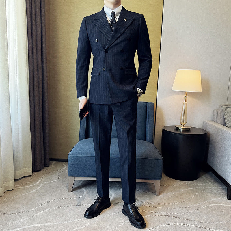 Classic Three-Piece Suit – Modern Casual Elegance (Dreiteiliger Anzug – Klassisch & Modern-Lässig)