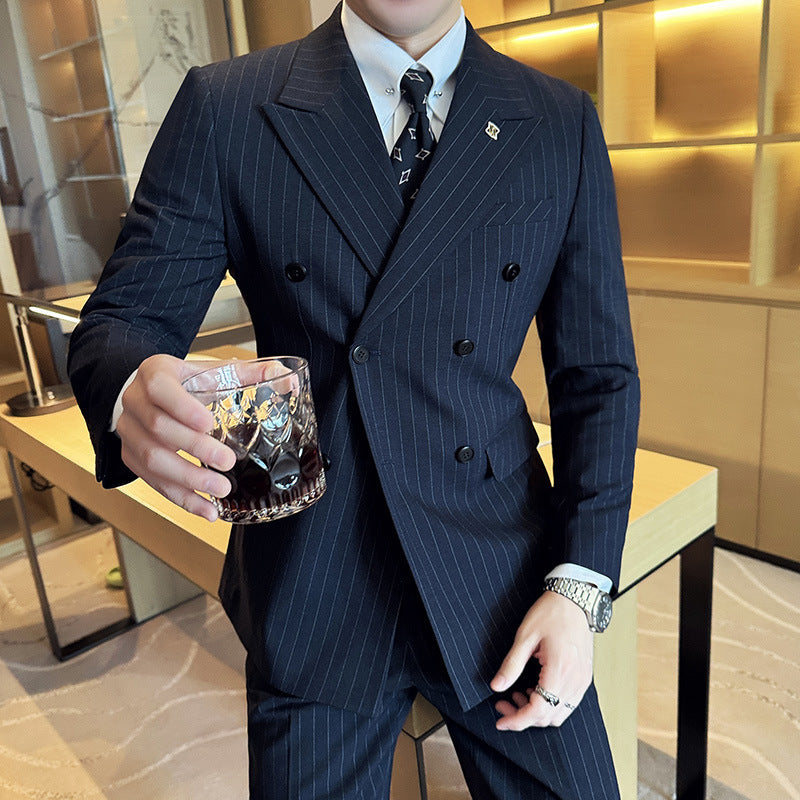 Classic Three-Piece Suit – Modern Casual Elegance (Dreiteiliger Anzug – Klassisch & Modern-Lässig)